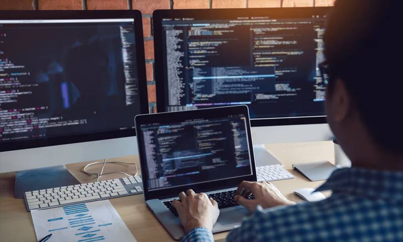 数据科学选型：R与Python如何赋能玄武区网站建设？